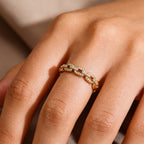 Éloise Pavé Link Ring