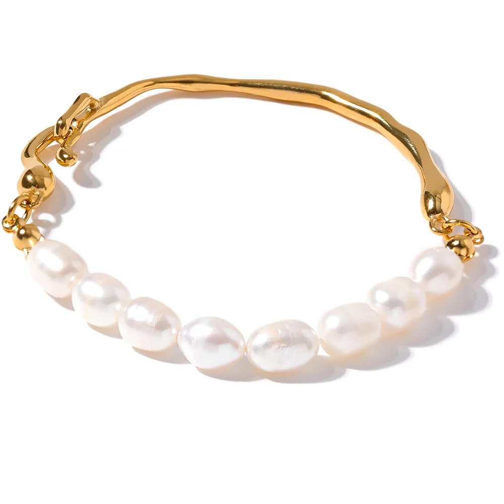 Aurelia Pearl Bracelet